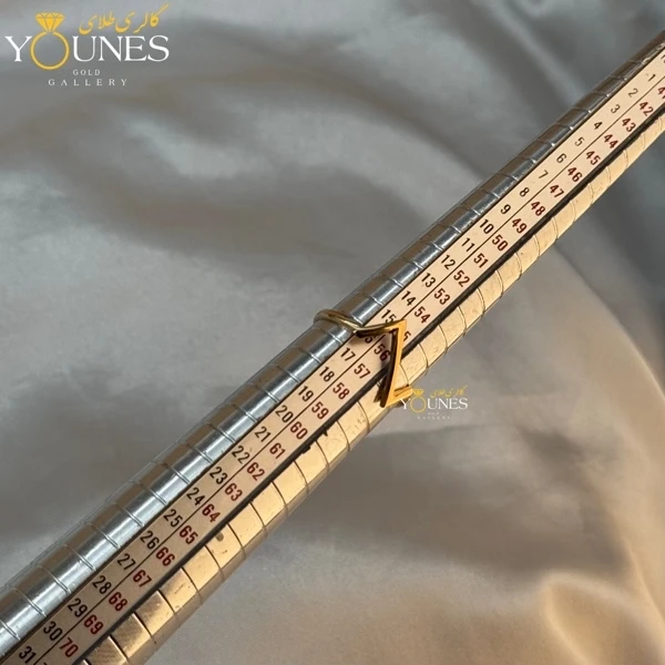 انگشتر مینیمال وی طلا